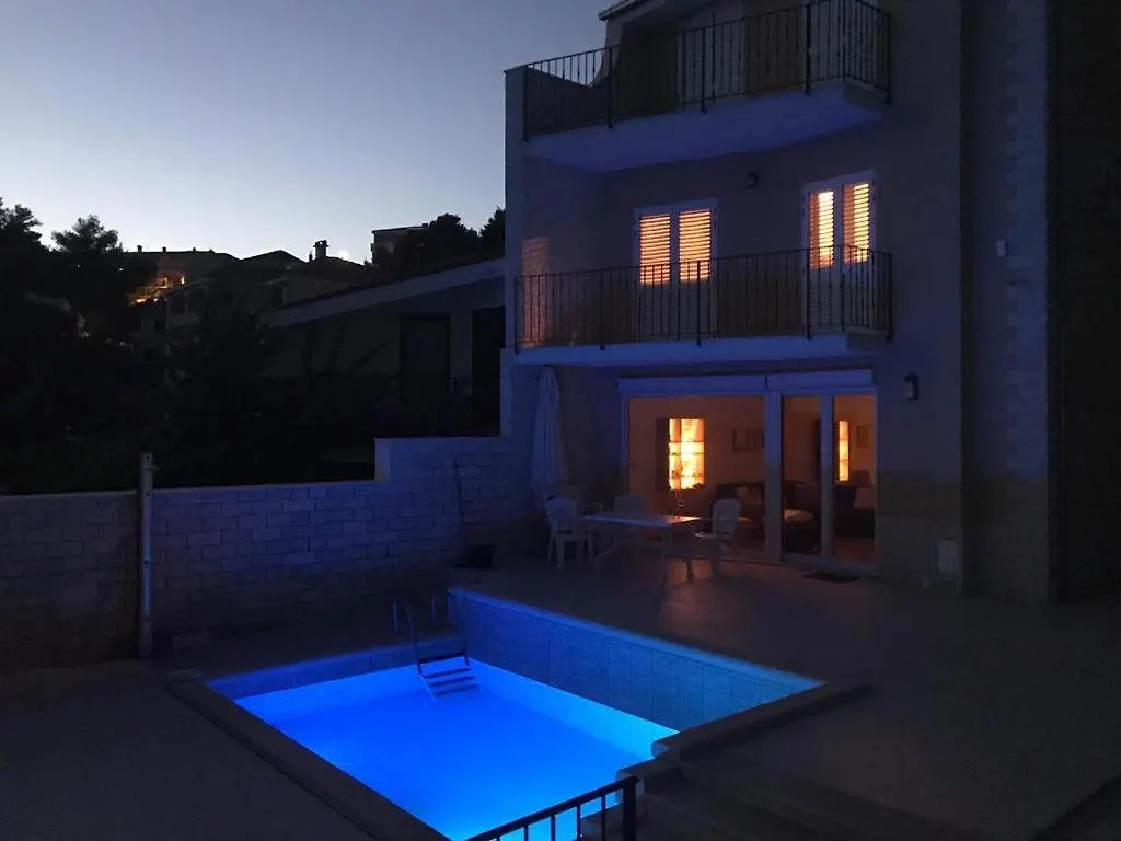 Villa Luna Trogir 0*,
