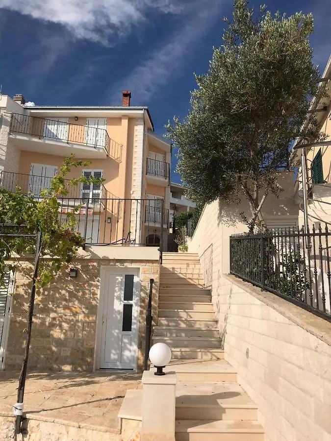 Villa Luna Trogir Aparthotel