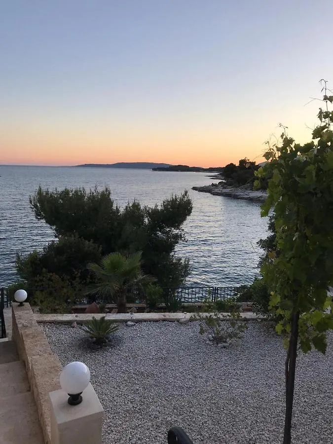 Villa Luna location