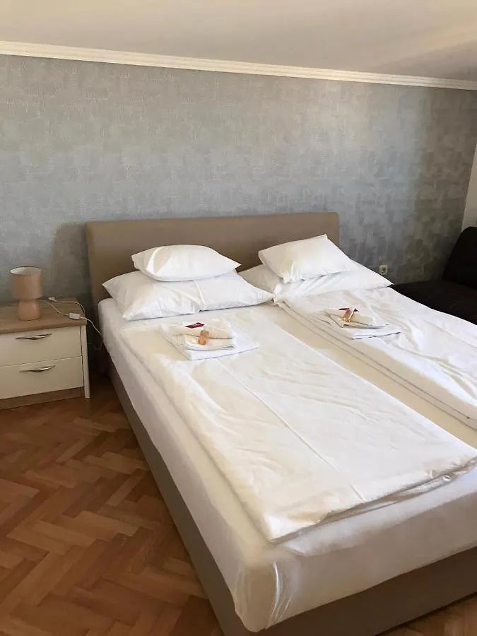 Villa Luna Trogir 0*,